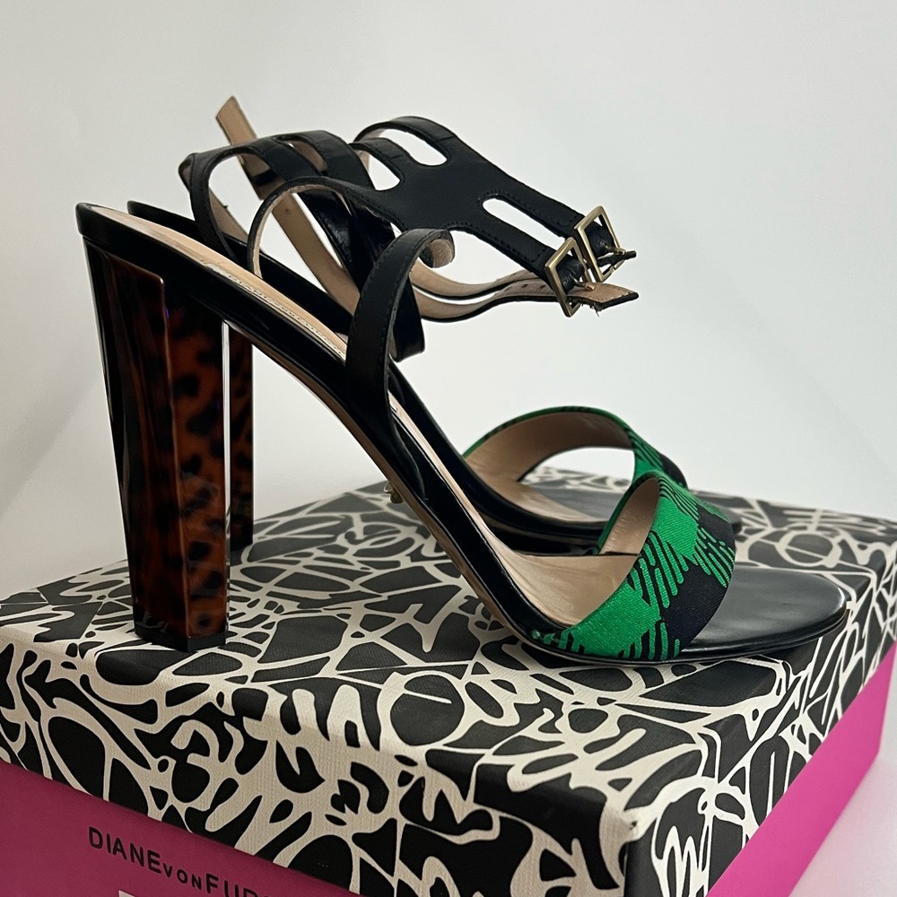 DVF Diane von Furstenberg Vera Too Green Houndstooth Tortoise Heels size 9.5